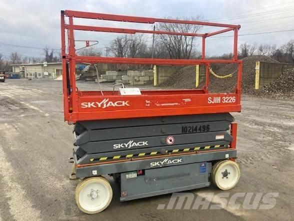 SkyJack SJ III 3226 Škaraste platforme