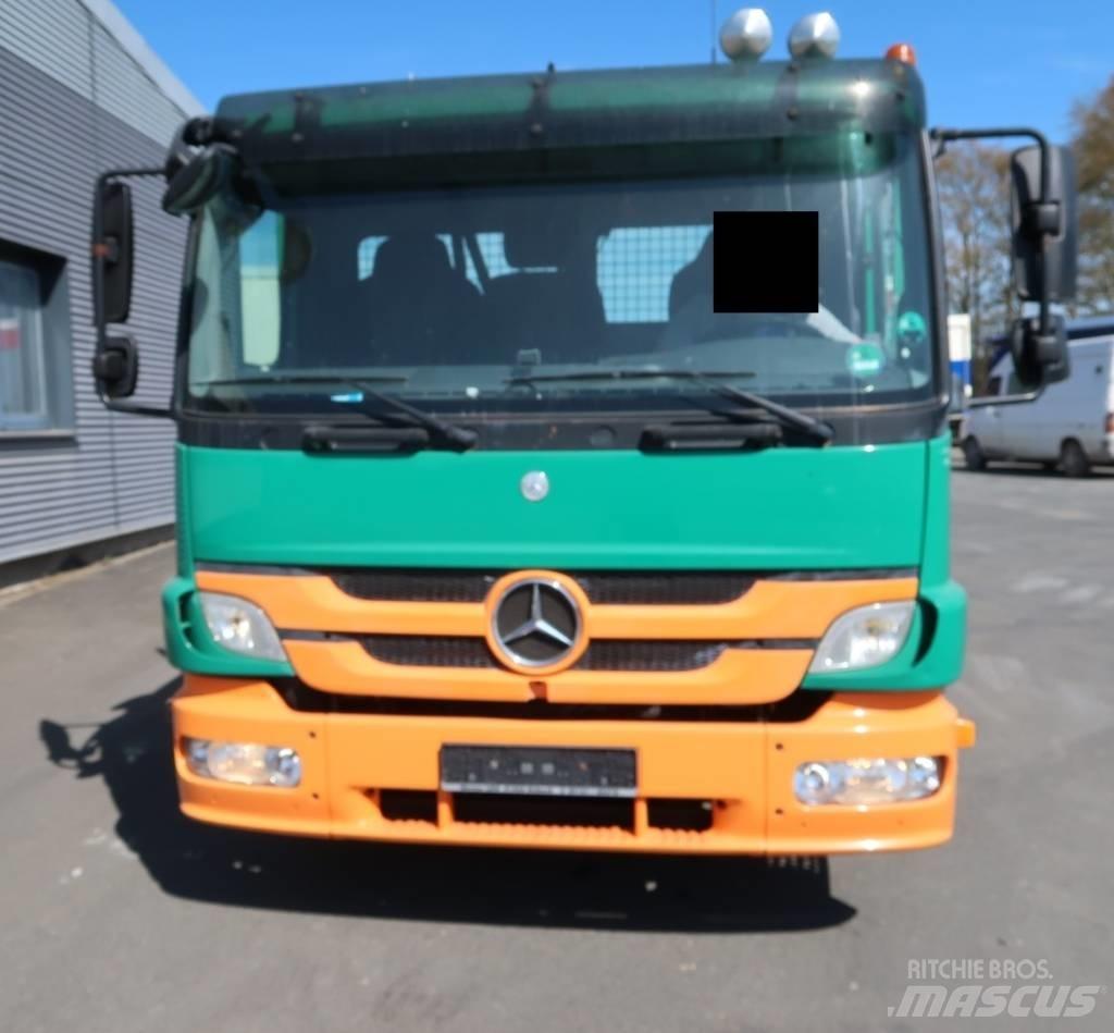 Mercedes-Benz 822 L Kiperi