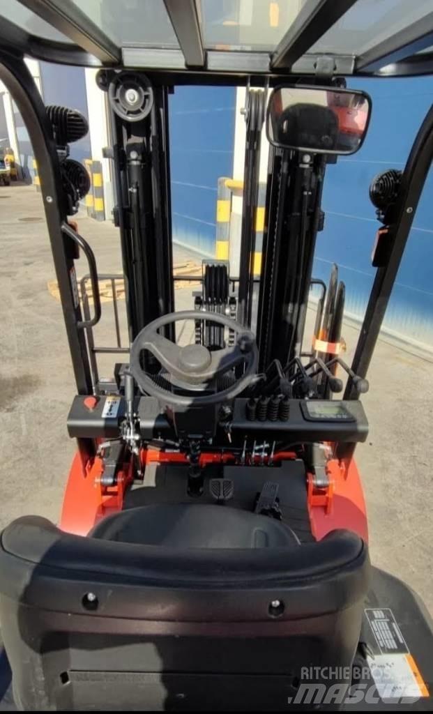 EP EQUIPMENT EFL302 Električni viličari
