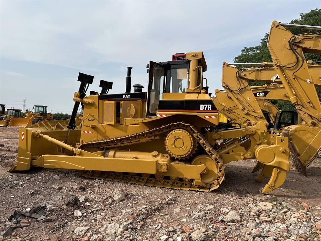 CAT D7R Buldožeri gusjeničari