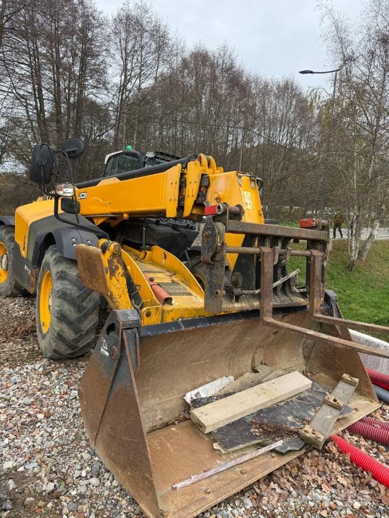 JCB 535-125 Hiviz Teleskopski viličari