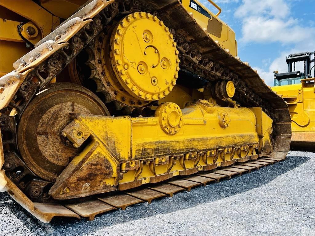 CAT D 6 N XL Buldožeri gusjeničari