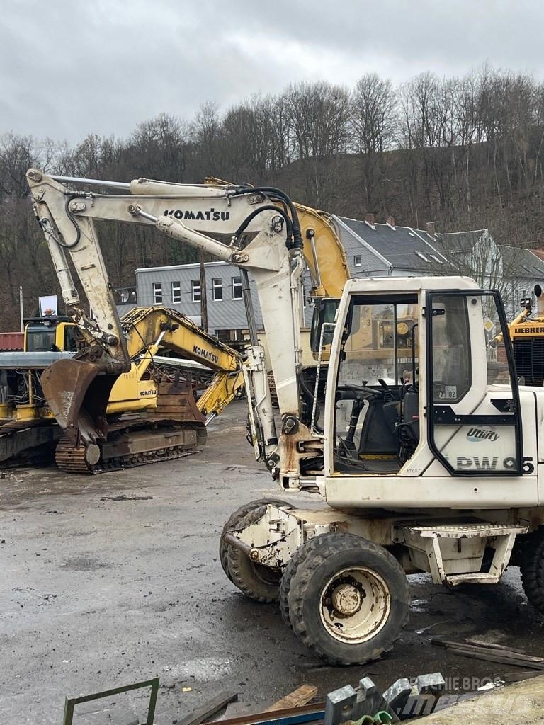Komatsu PW 95 Bageri na kotačima