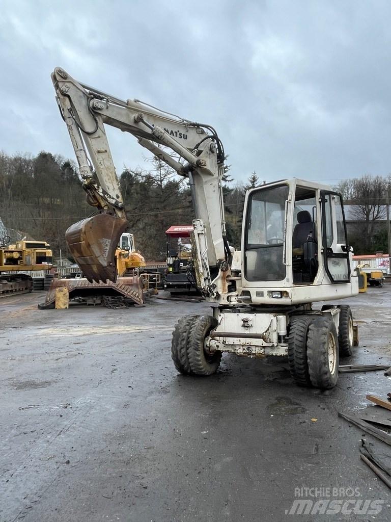 Komatsu PW 95 Bageri na kotačima