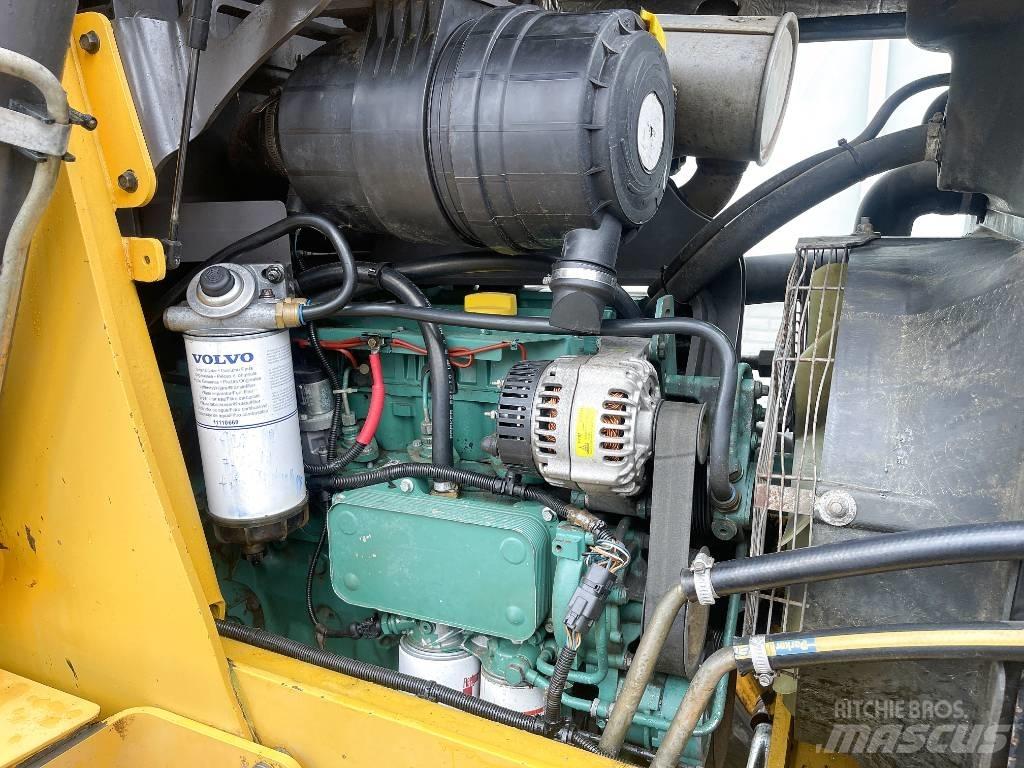 Volvo BL71   CE Utovarni rovokopači