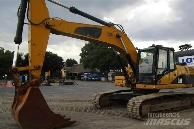 CAT 324D Mini bageri <7t