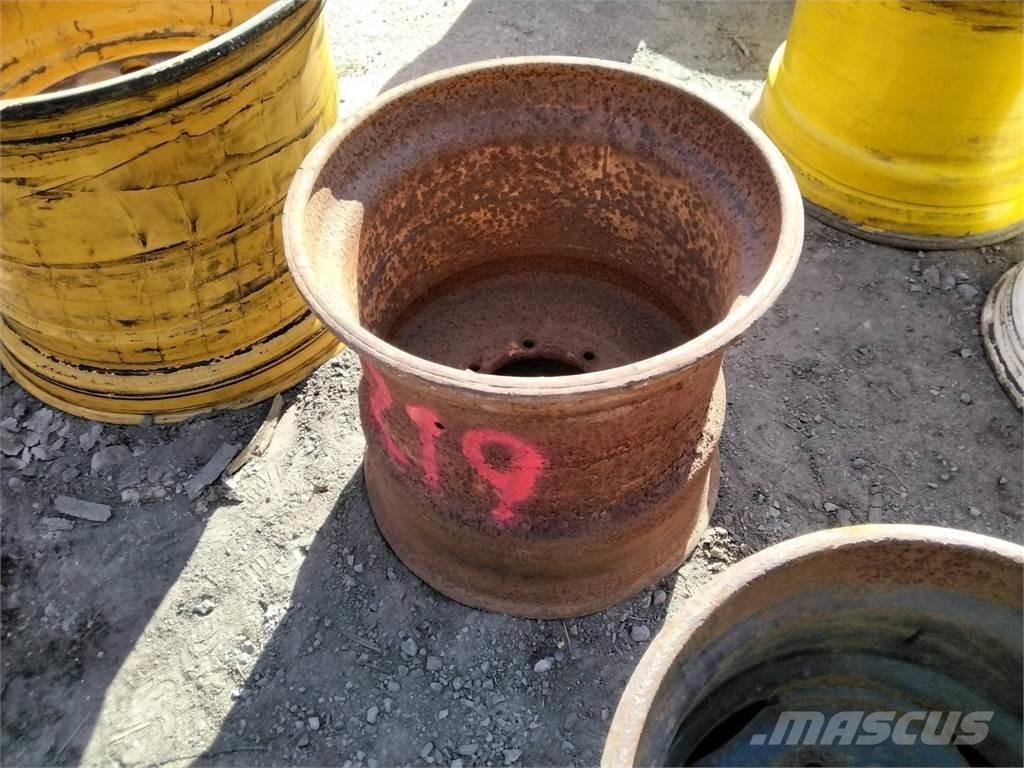 Valmet 820 20x22,5 Gume, kotači i naplatci