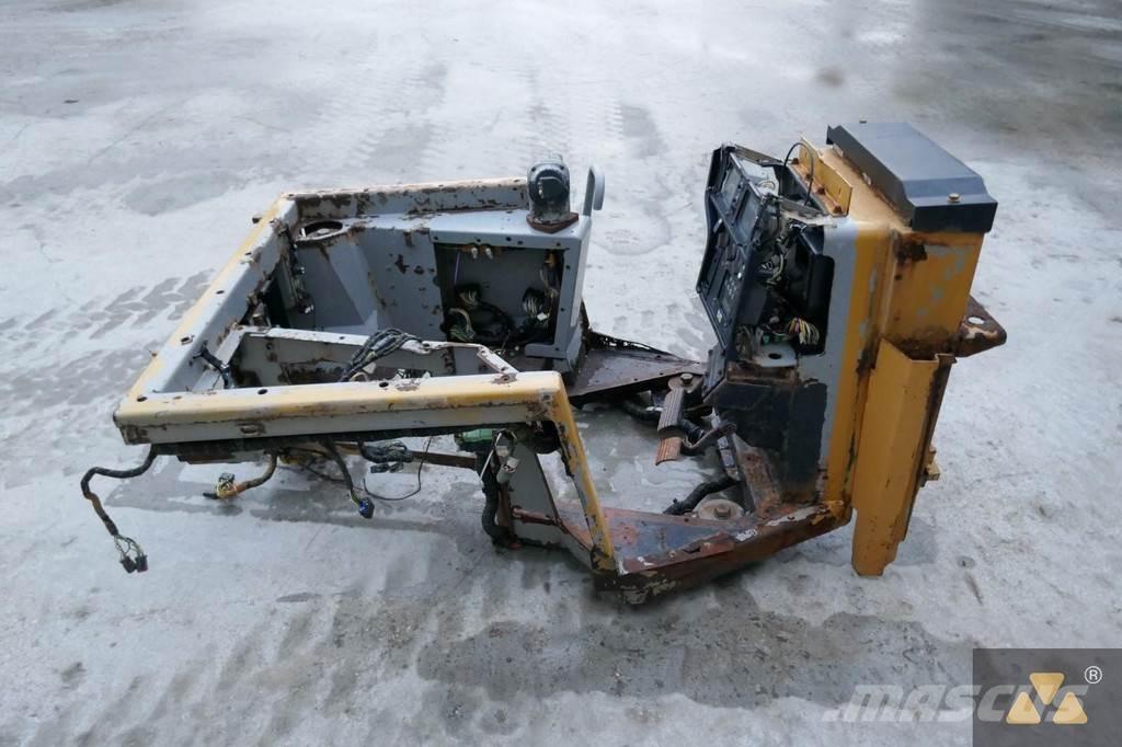 CAT 220-2800 Kabine i unutrašnjost