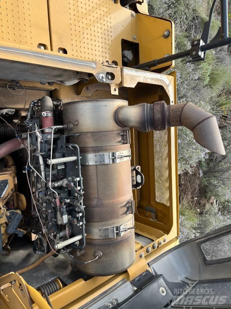 CAT 329 E Bageri gusjeničari