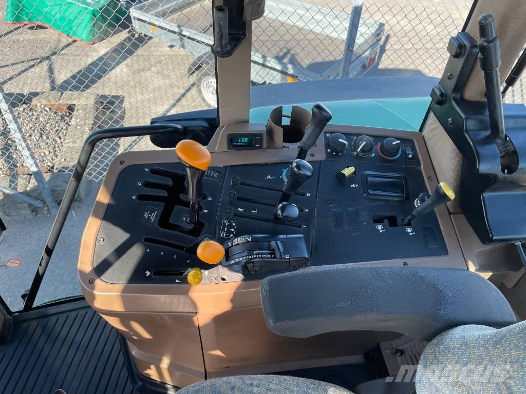 John Deere 7710 Traktori
