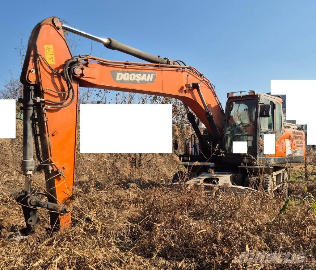Doosan DX 210 W Bageri na kotačima