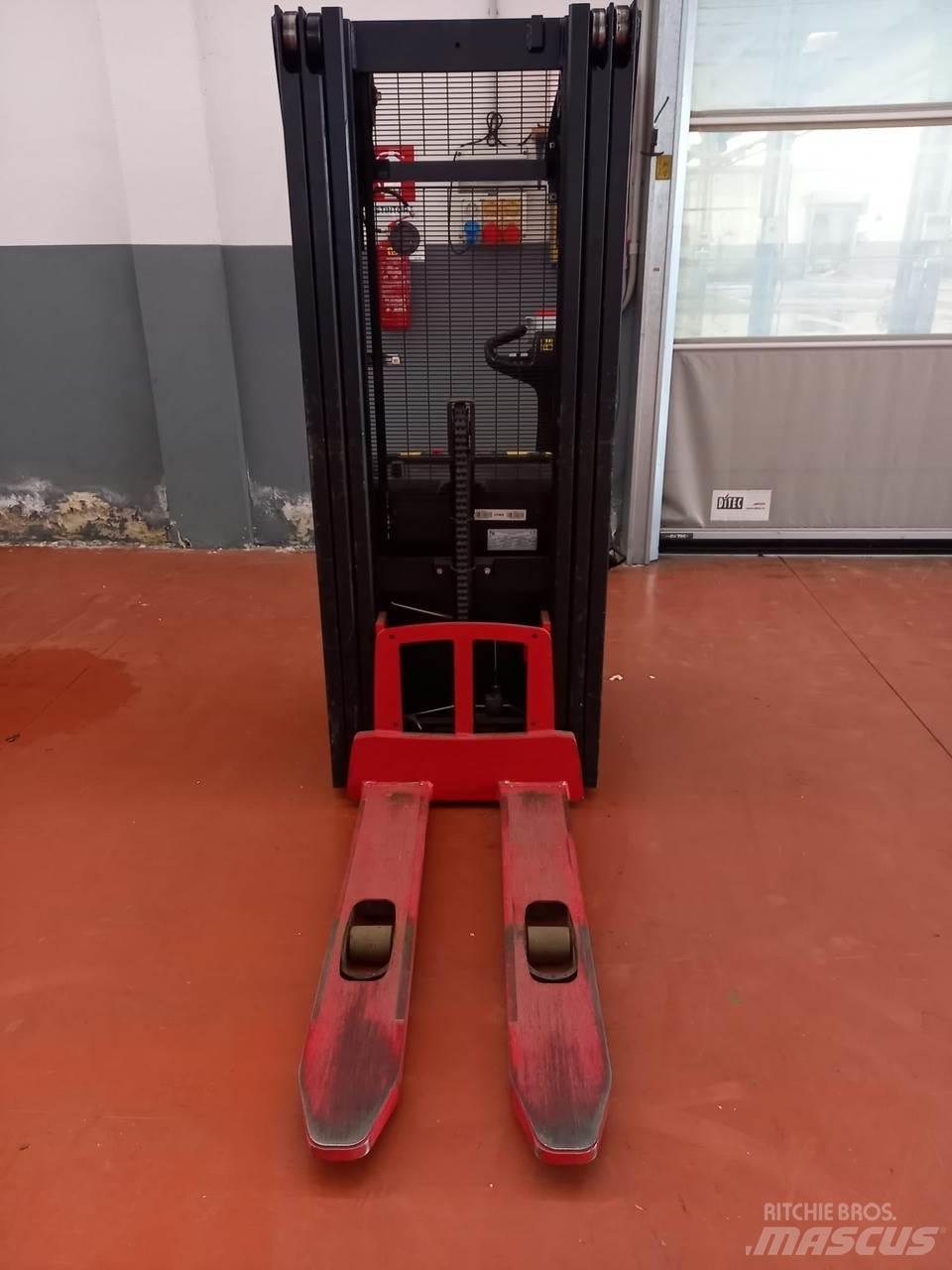 Hyster S1.2 Ručni električni viličar