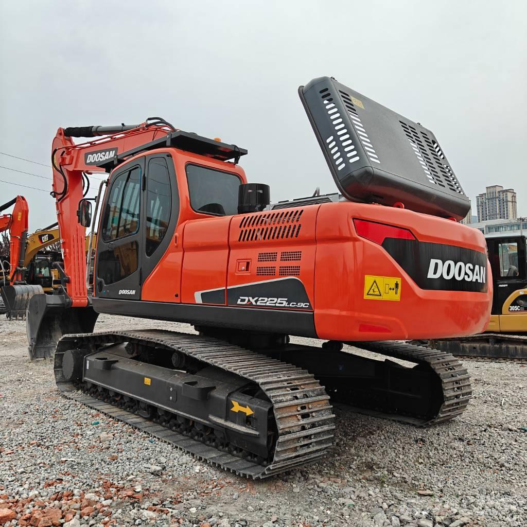 Doosan DX 225 LCA Bageri gusjeničari