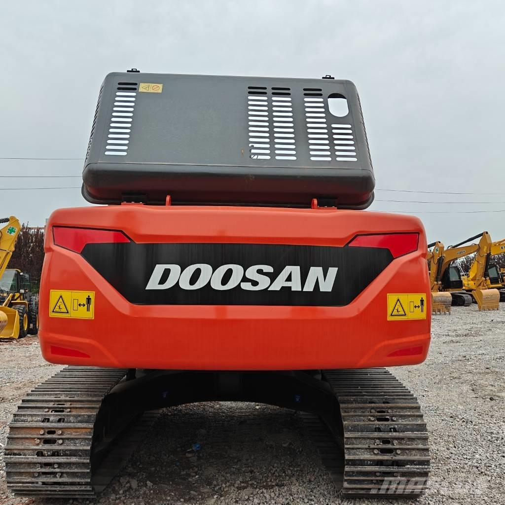 Doosan DX 225 LCA Bageri gusjeničari