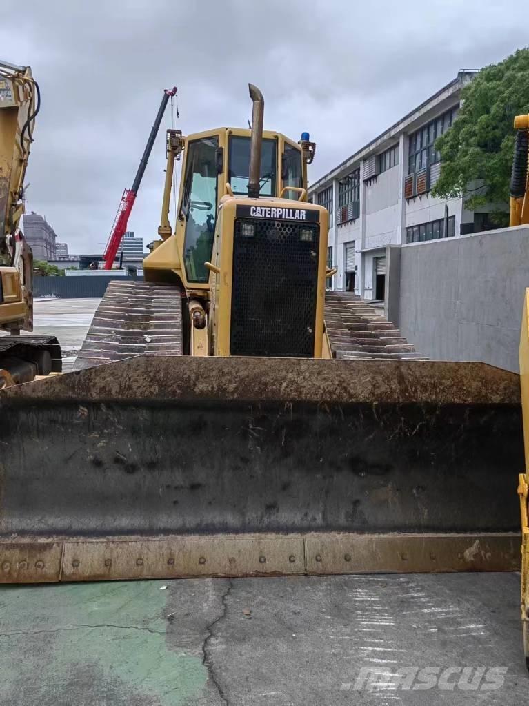 CAT D5N Buldožeri gusjeničari