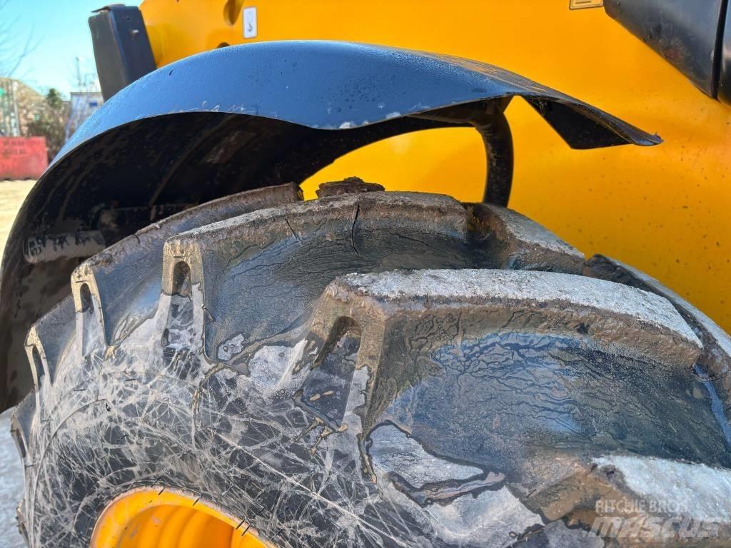 JCB 540-140 Hi Vis Teleskopski viličari