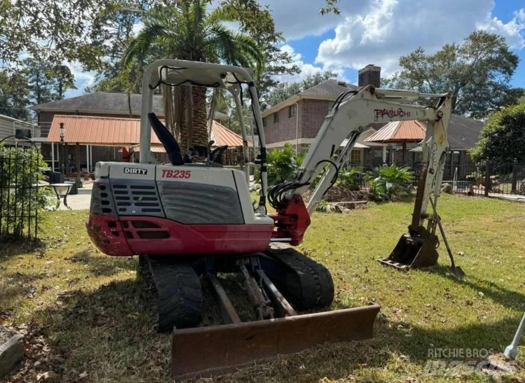TAKEUCHI TB235 Bageri gusjeničari