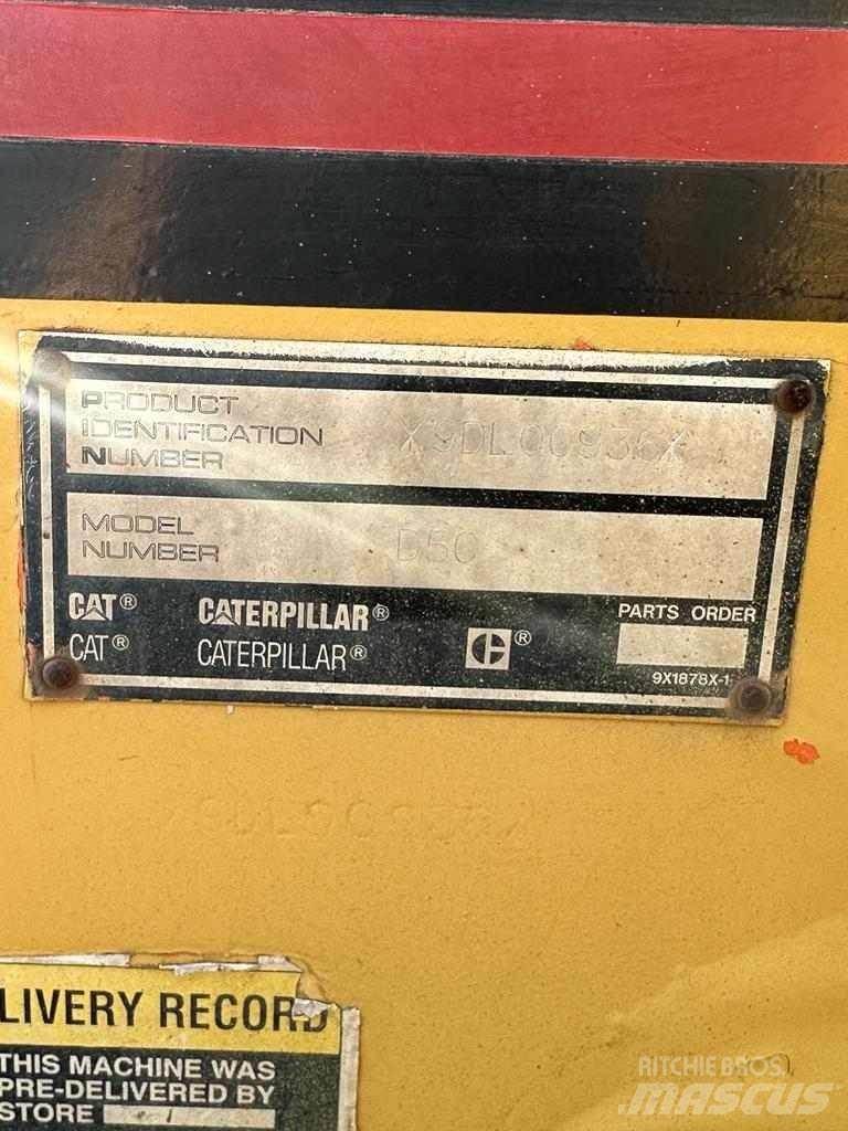 CAT D5C Buldožeri gusjeničari