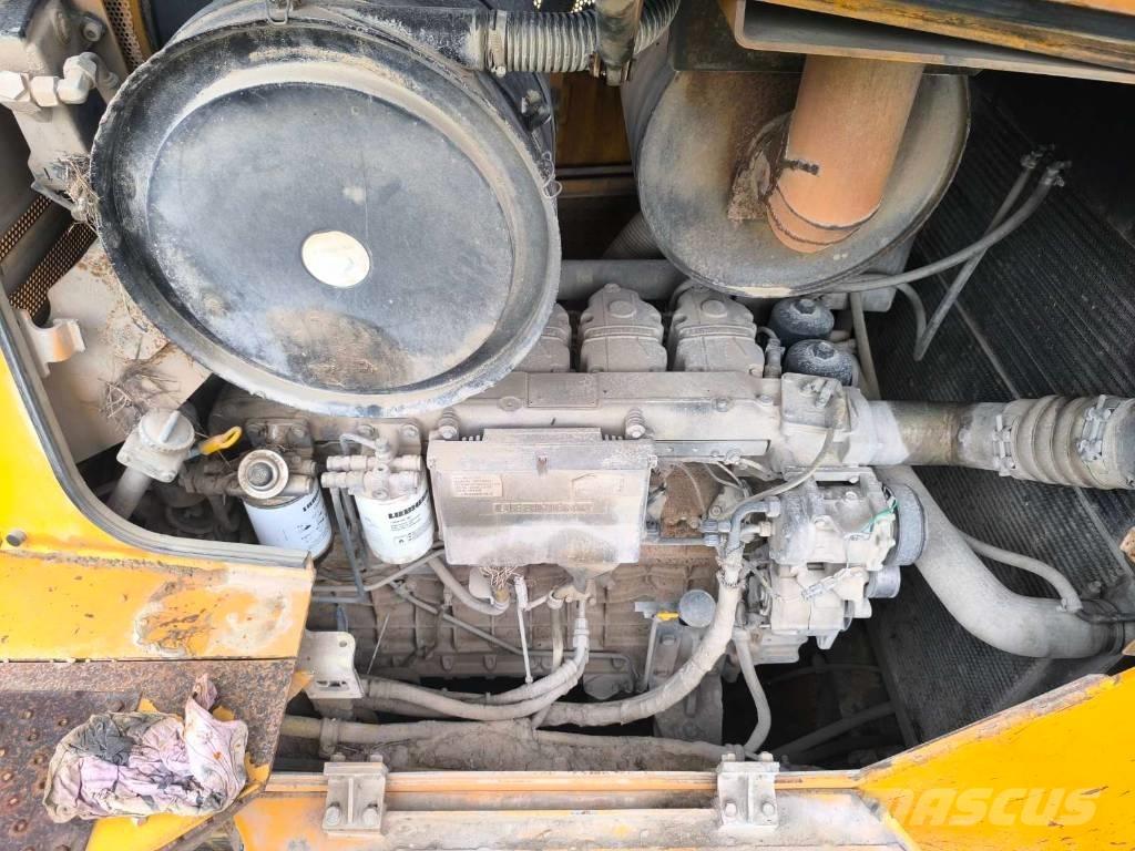 Liebherr PR 754 Buldožeri gusjeničari