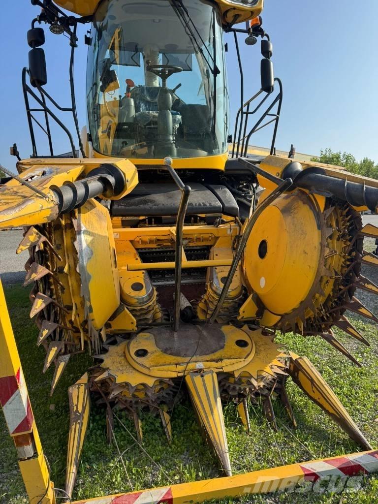 New Holland FR 600 Strojevi za krmu na vlastiti pogon