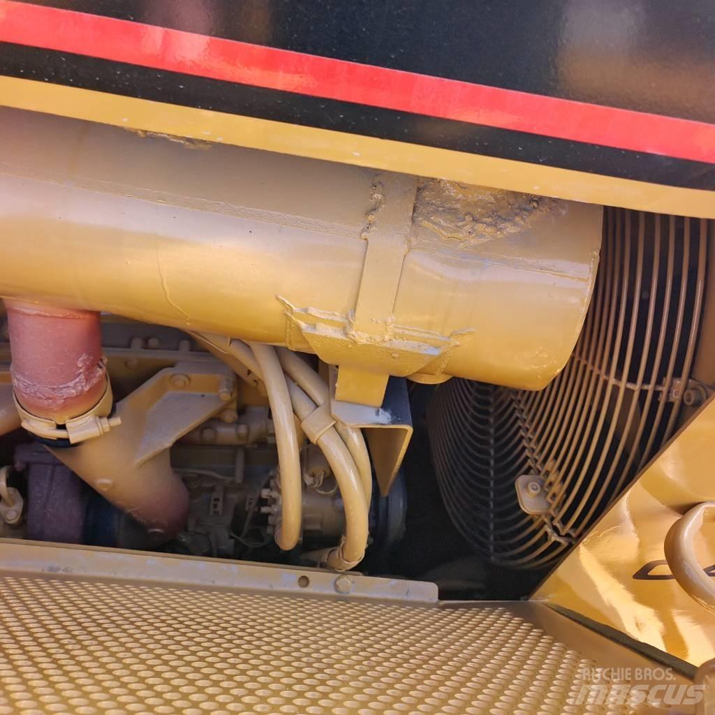 CAT D 6 R Buldožeri gusjeničari