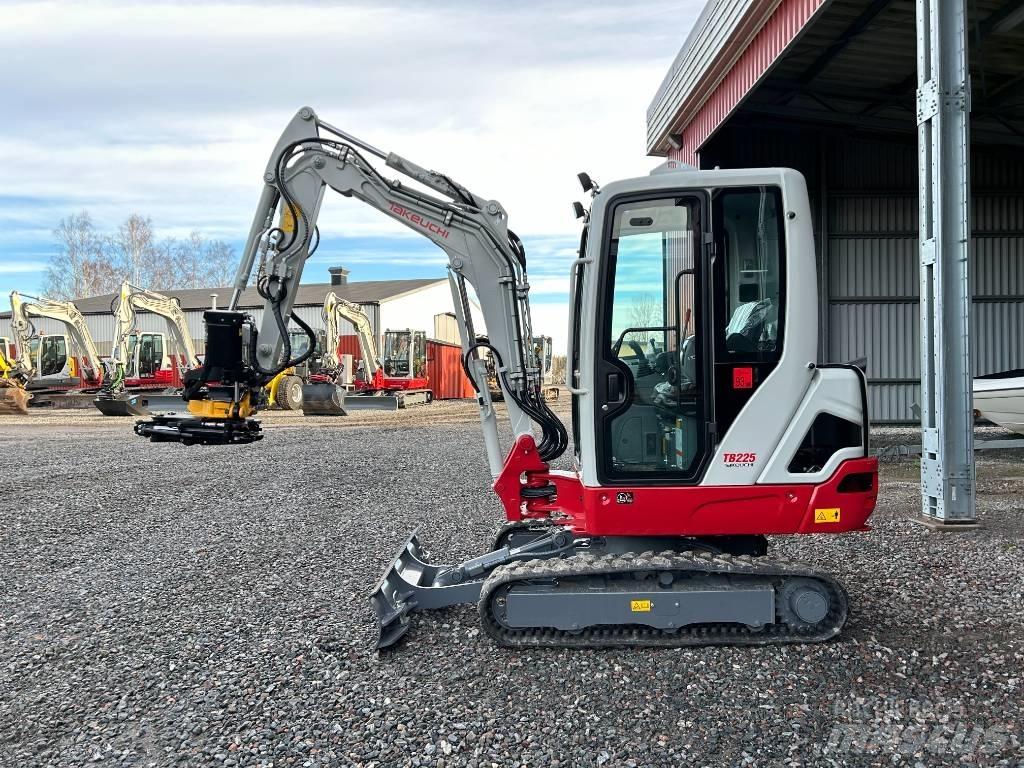 Takeuchi TB225 Mini bageri <7t