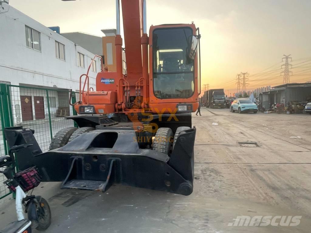 Doosan DH210W-7 Bageri na kotačima