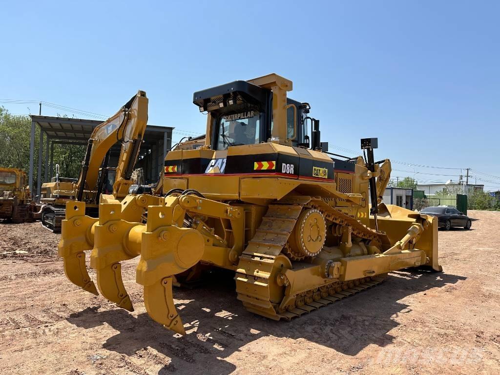 CAT D8R Buldožeri gusjeničari