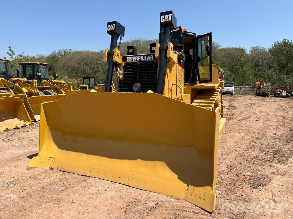 CAT D8R Buldožeri gusjeničari