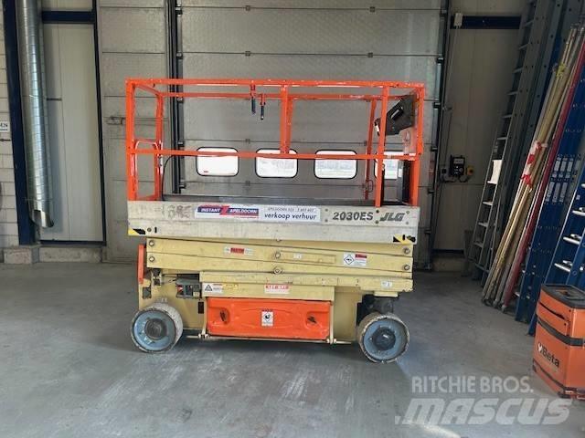 JLG 2030 ES Škaraste platforme