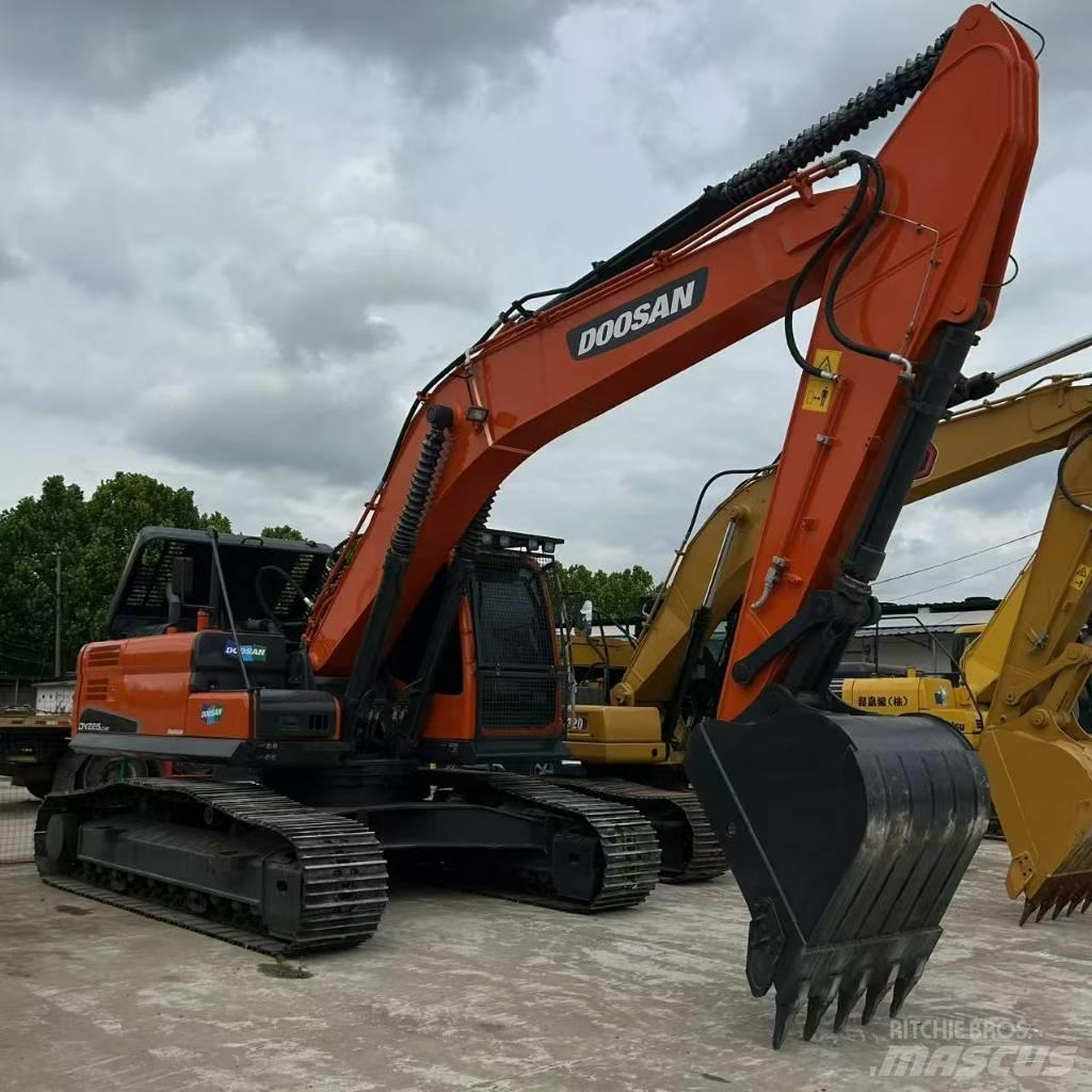 Doosan 225LC-9 Bageri gusjeničari