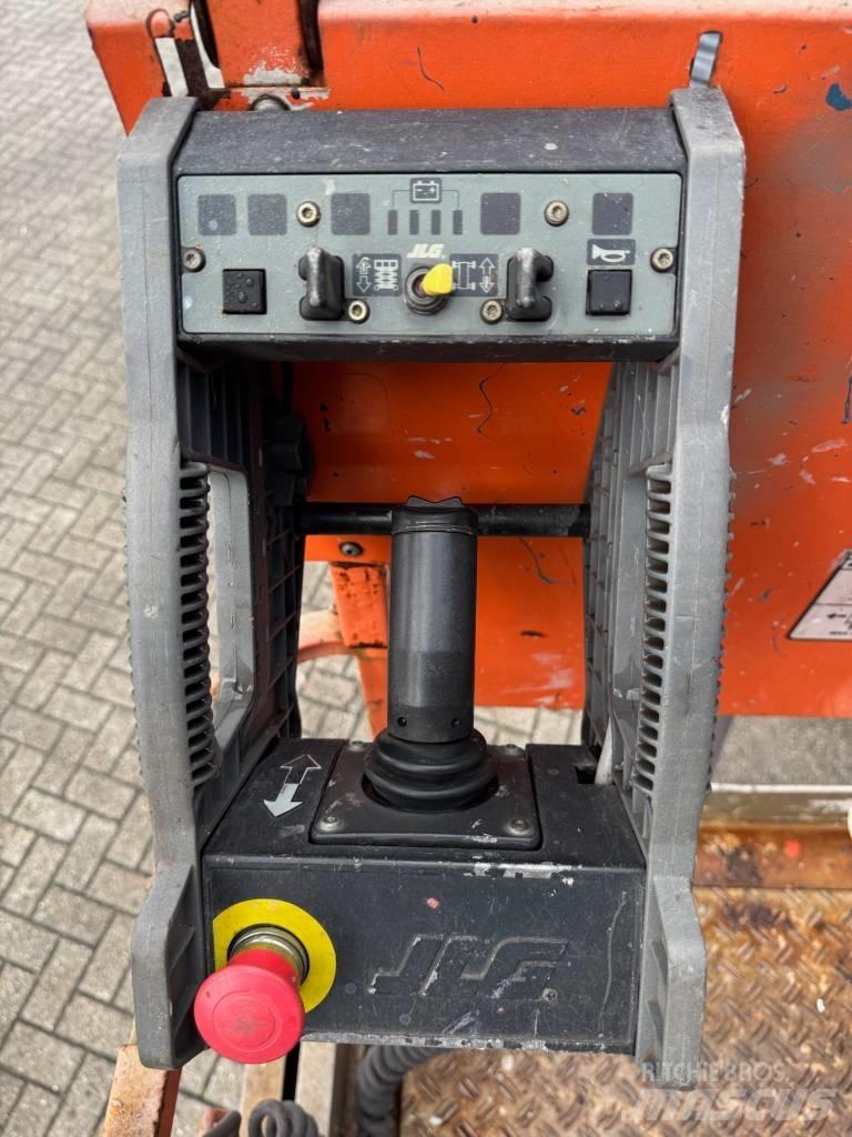 JLG 2646 ES Škaraste platforme