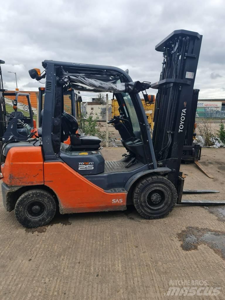 Toyota 02-8 FGF 25 Plinski viličari