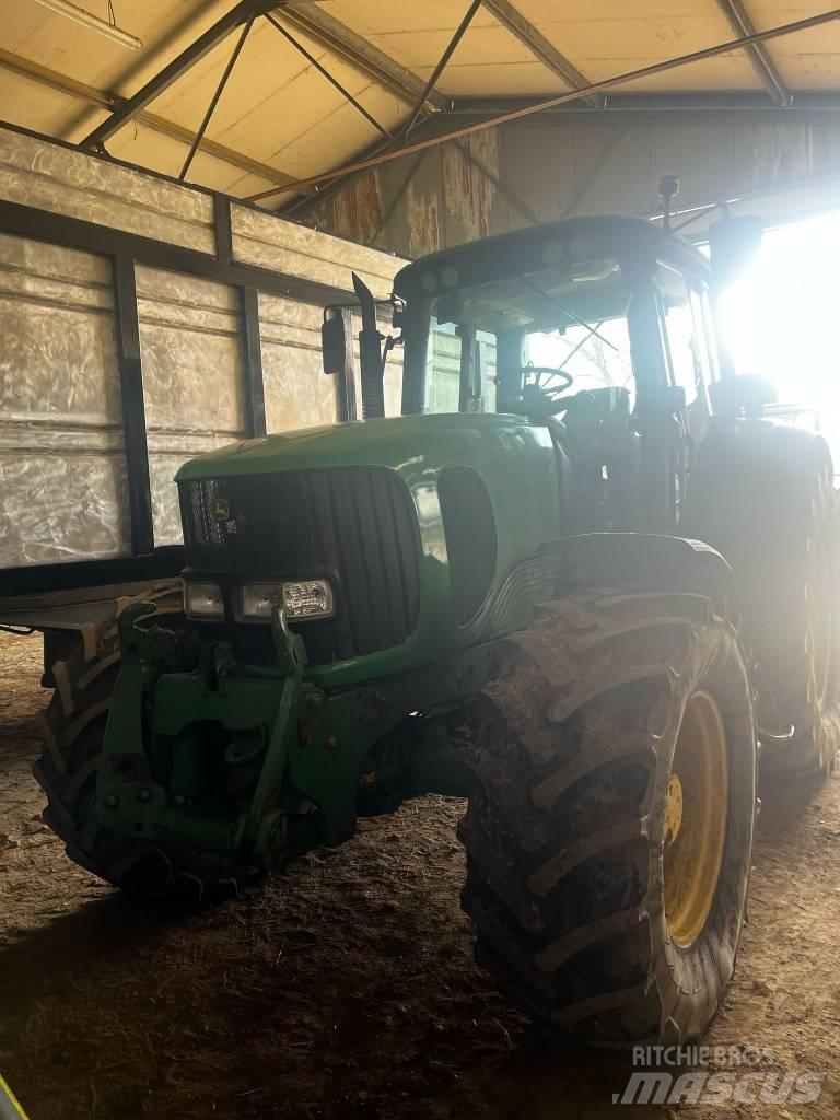 John Deere 6820 Traktori