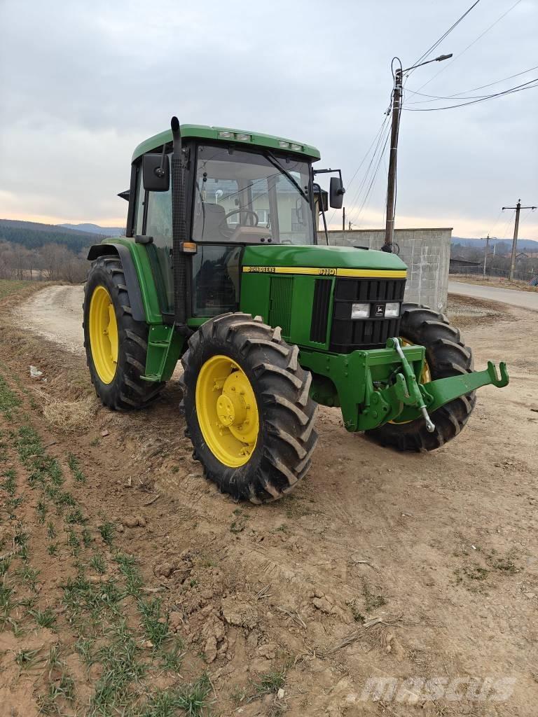 John Deere 6100 Traktori