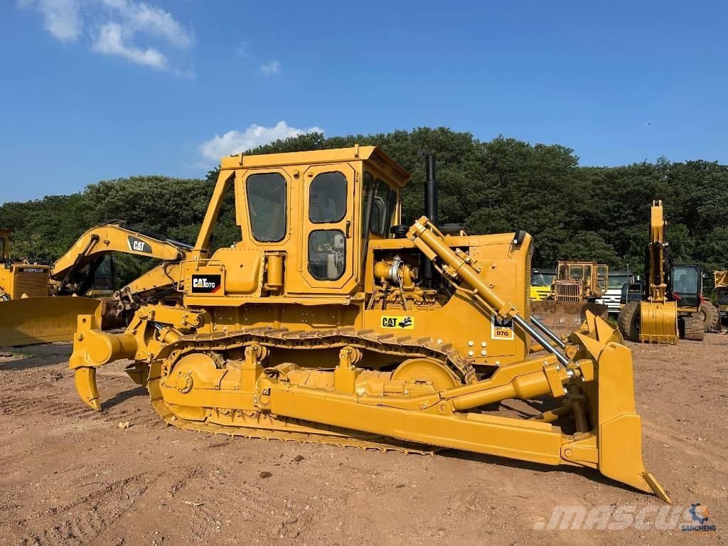 CAT D7G Buldožeri gusjeničari