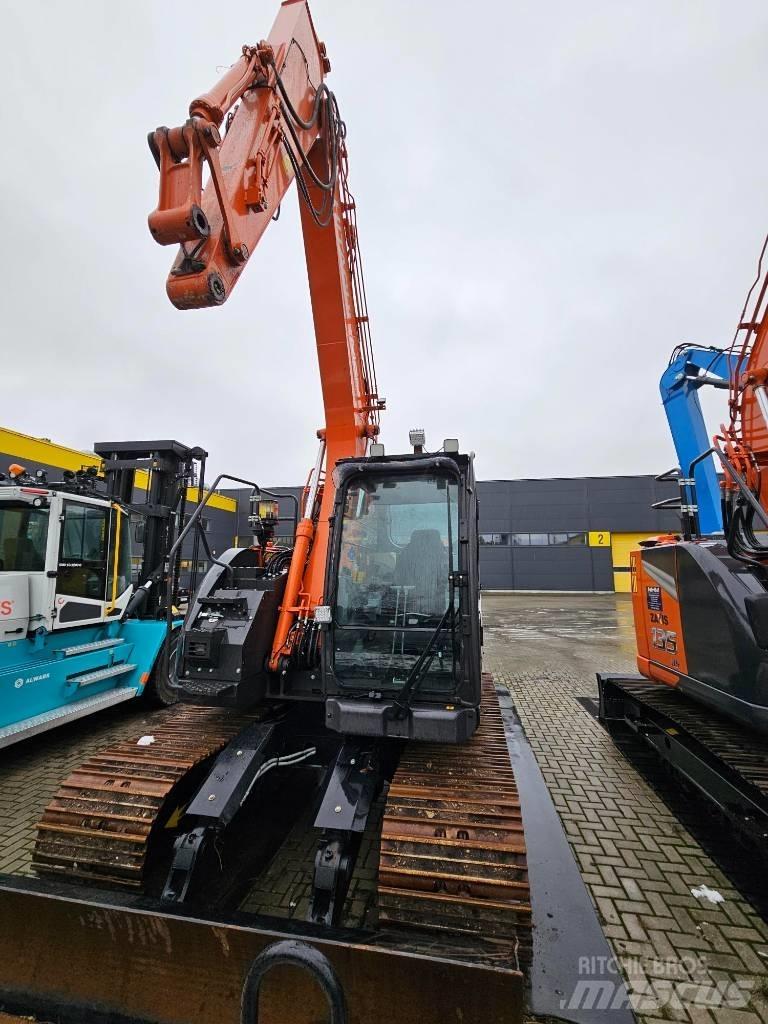 Hitachi ZX 135 US-7 Bageri gusjeničari
