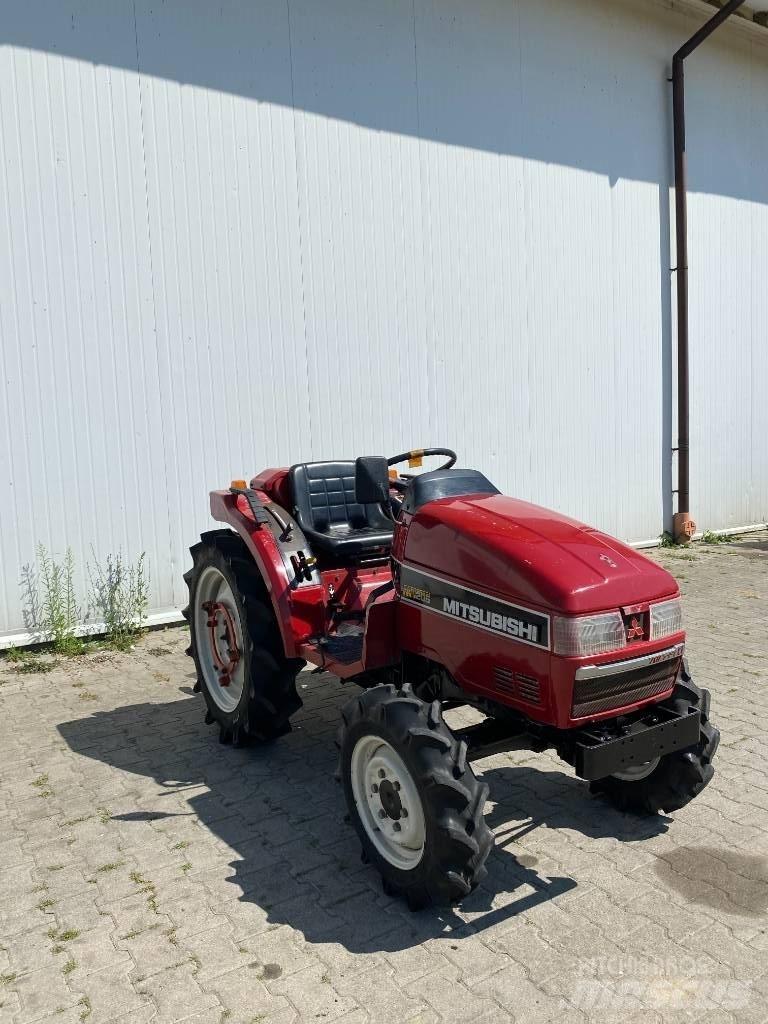 Mitsubishi MT205 Kompaktni (mali) traktori