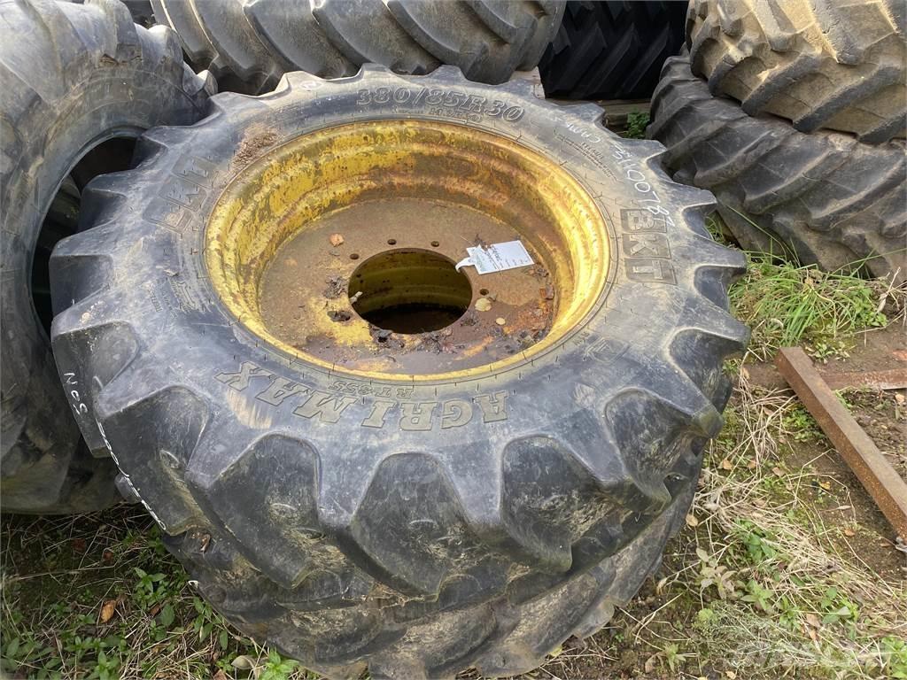  380/85R30 Gume, kotači i naplatci