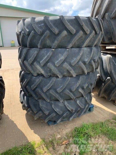  380/85R34 Gume, kotači i naplatci