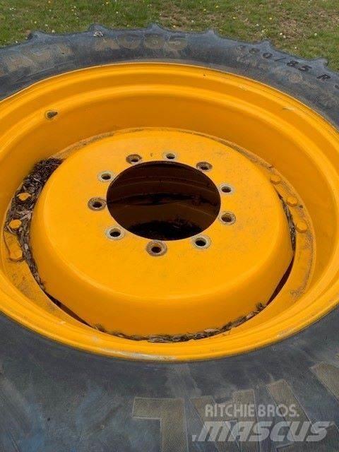 380/85R34 Gume, kotači i naplatci
