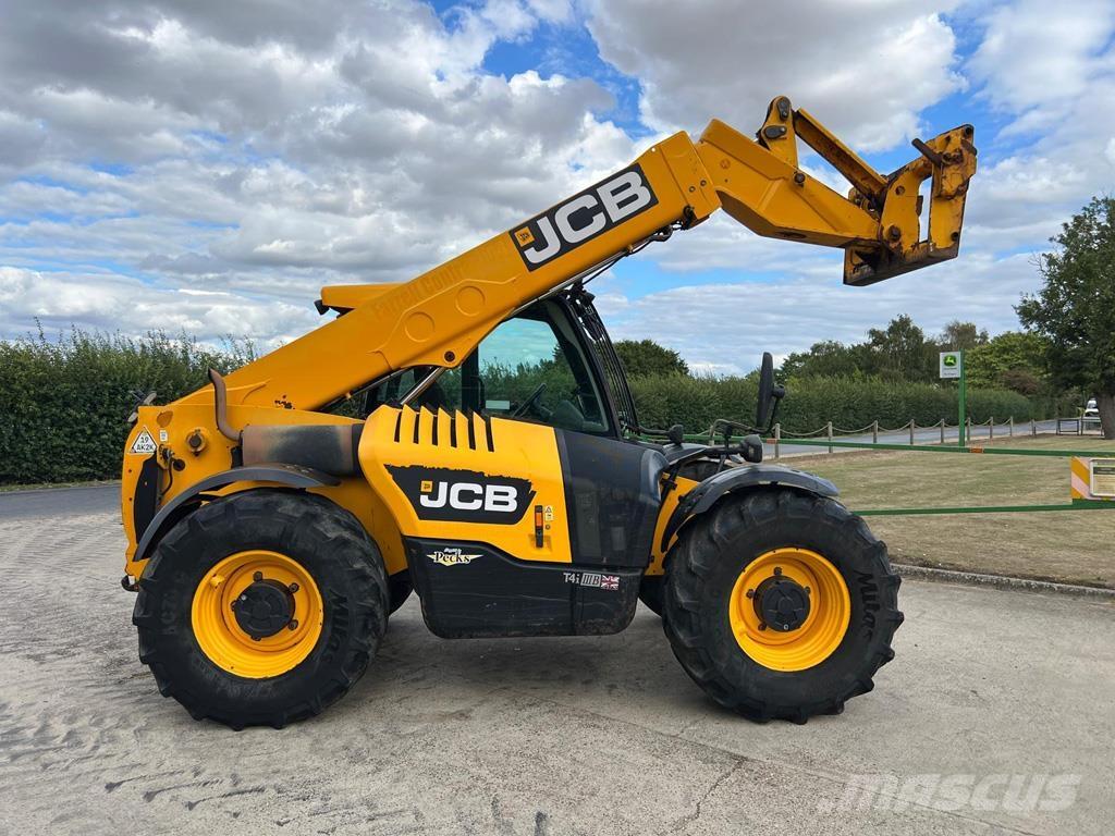JCB 541-70 Poljoprivredni teleskopski utovarivači