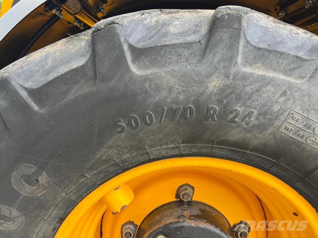 JCB 541-70 Poljoprivredni teleskopski utovarivači