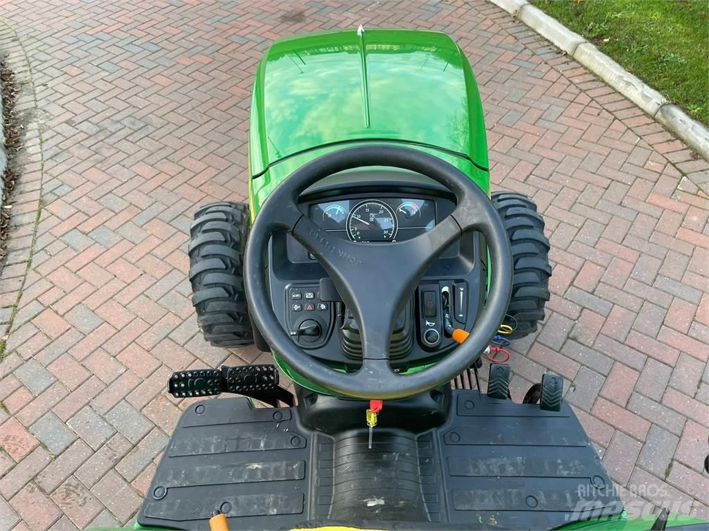 John Deere 2038R Kompaktni (mali) traktori