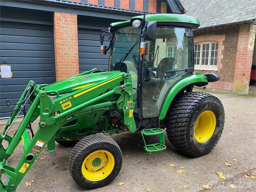 John Deere 4066R Kompaktni (mali) traktori
