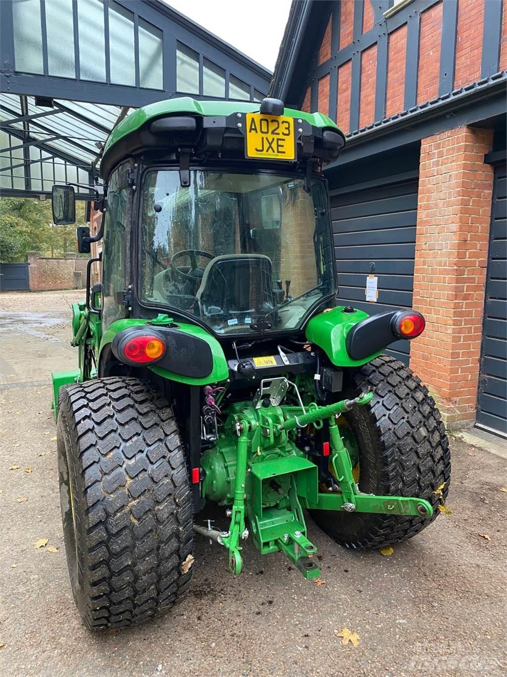 John Deere 4066R Kompaktni (mali) traktori