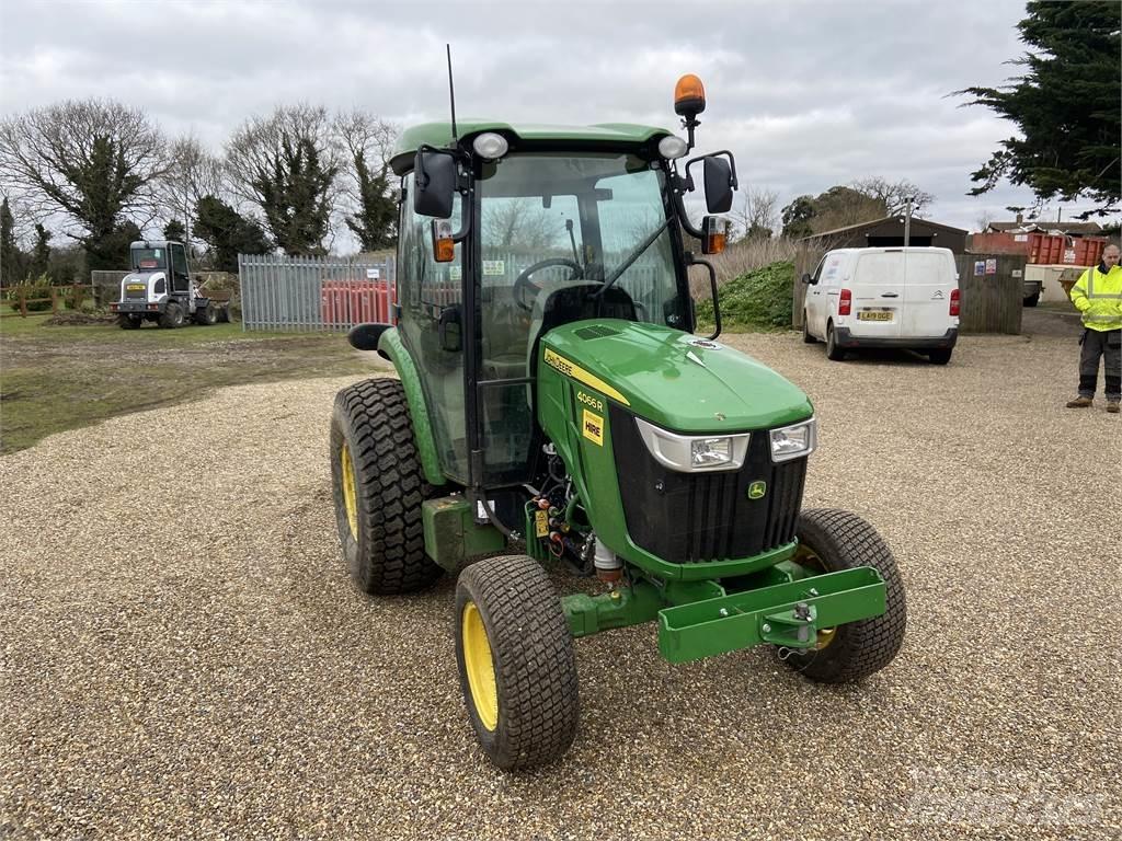 John Deere 4066R Kompaktni (mali) traktori