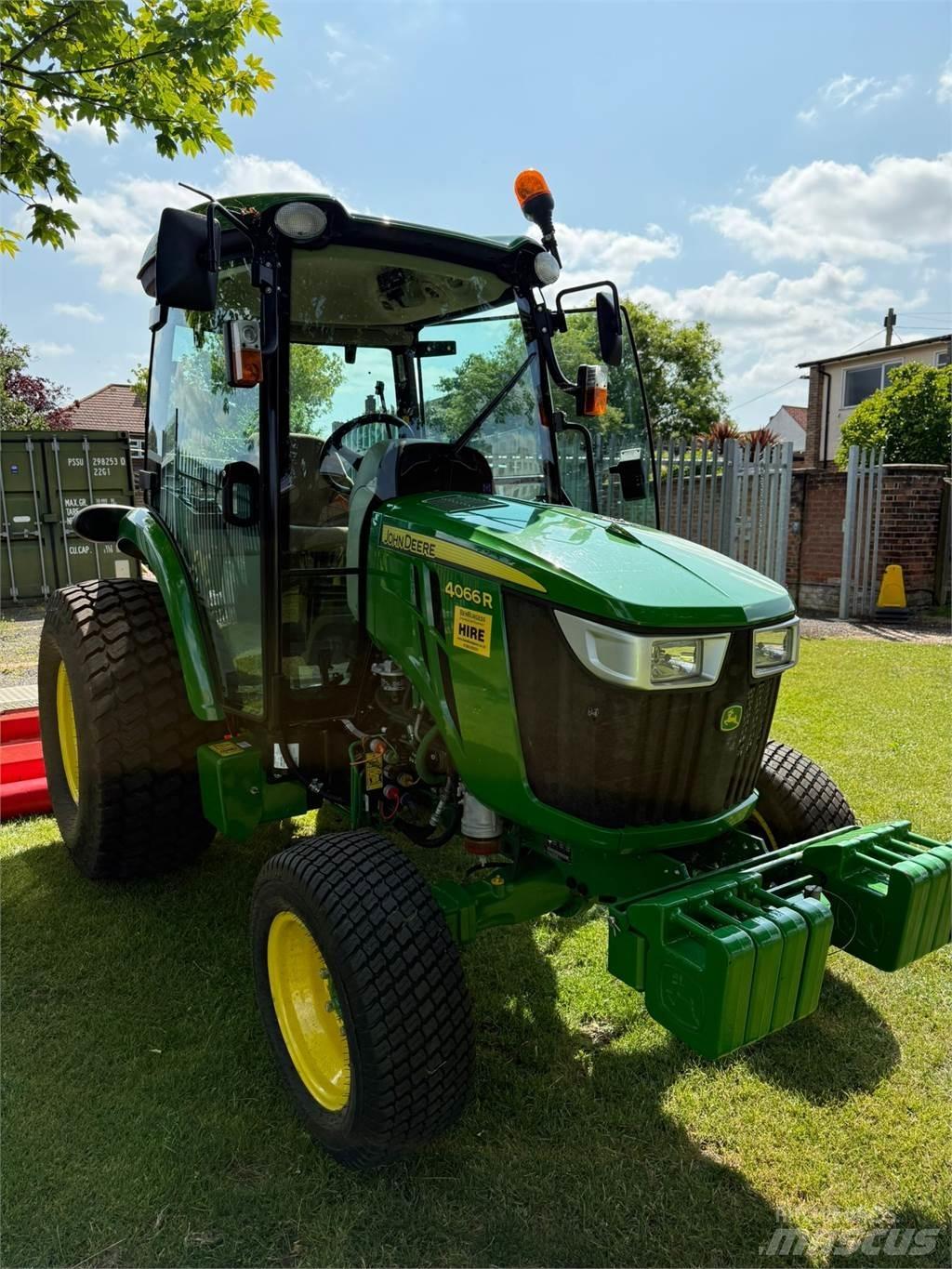 John Deere 4066R Kompaktni (mali) traktori