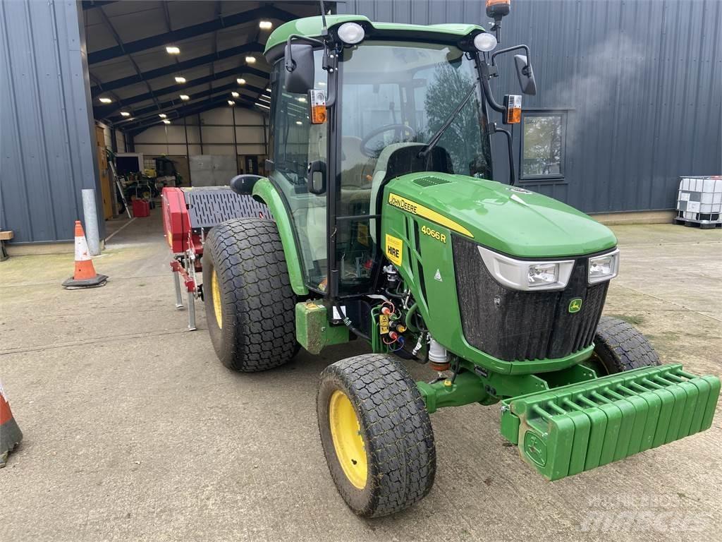 John Deere 4066R Kompaktni (mali) traktori