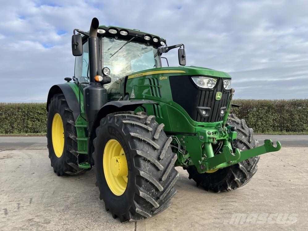 John Deere 6215R Traktori